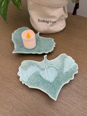Ceramic Leaf Candle Holder Set